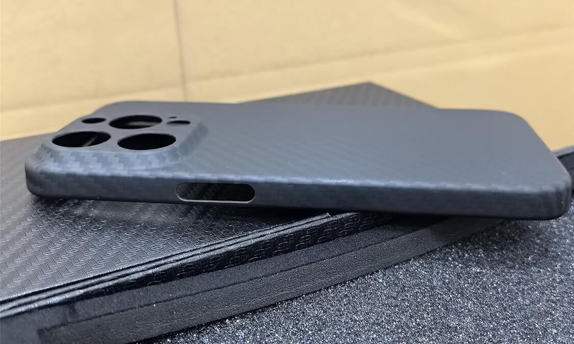premium appearance and distinctive texture benefits of carbon fiber phone case Oneou Carbon Fiber | Carbon Phone Case | Card Holder premium appearance and distinctive texture benefits of carbon fiber phone case